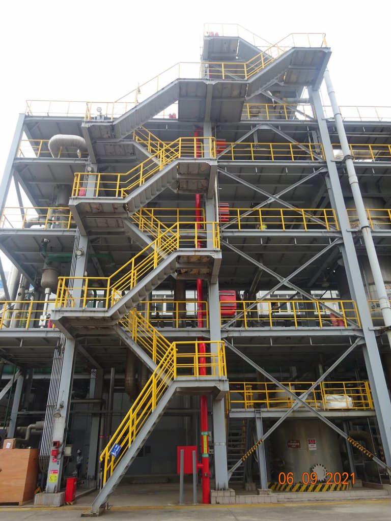 Chlor-alkaline facilities - electrolysistic dechlorination device